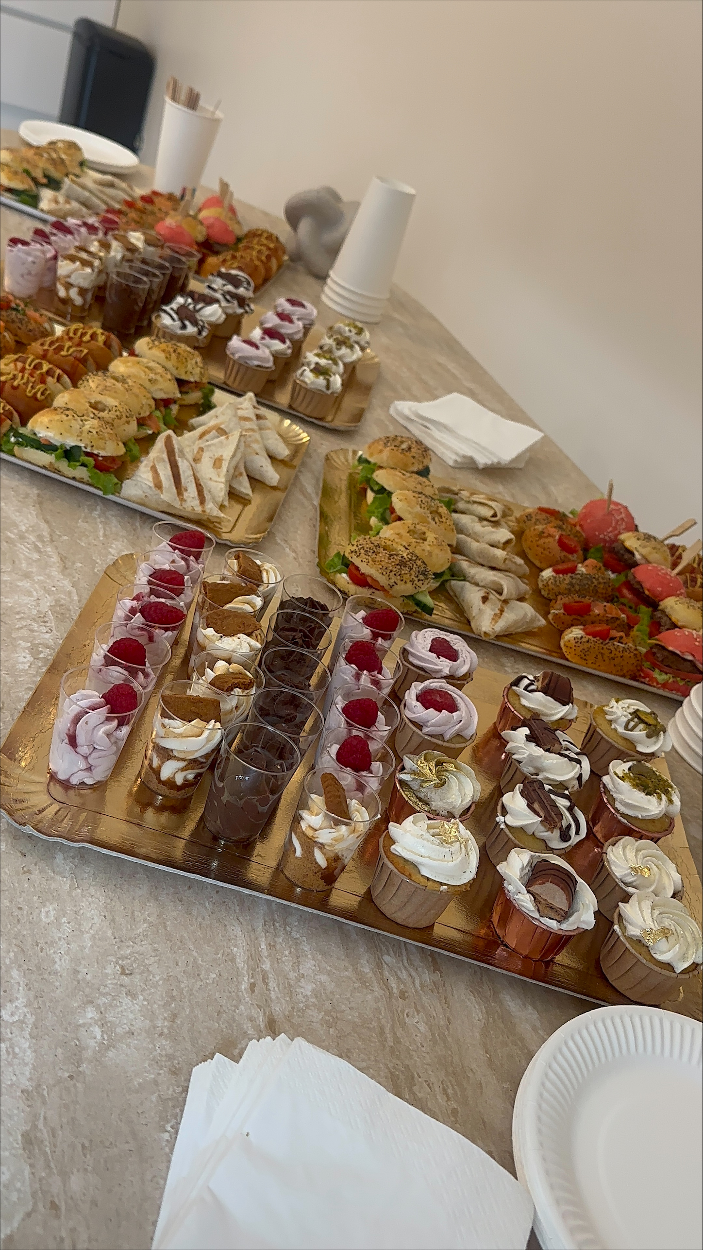 Bar à desserts élaboré par CK Event & Buffet By Chérine