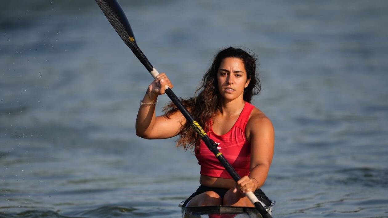 De la natation artistique au kayak : itinéraire de Saman Soltani, réfugiée olympique